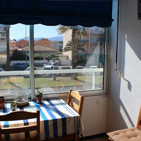 T1 Avec Parking Proche Plage Et Commerces - 4alb22 *